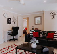 Central Wagga Self Catering Apartment - Schoolies Week Accommodation