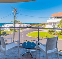 The Cove Yamba - Schoolies Week Accommodation