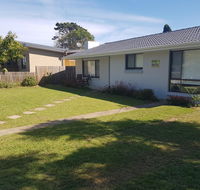 Golden Hill Cottage - Schoolies Week Accommodation