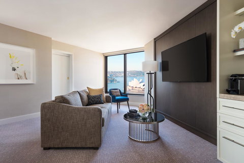 Four Seasons Hotel Sydney - Schoolies Week Accommodation 1