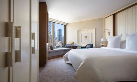 Four Seasons Hotel Sydney - Schoolies Week Accommodation 9