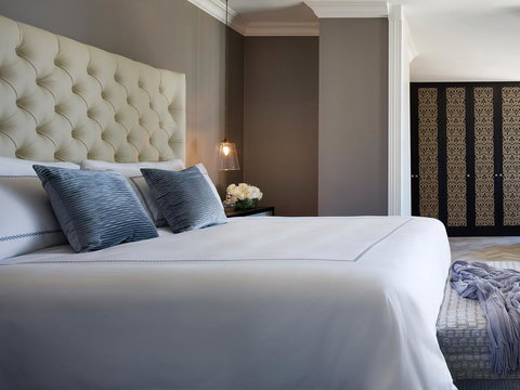 Four Seasons Hotel Sydney - Schoolies Week Accommodation 40