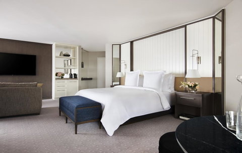 Four Seasons Hotel Sydney - Schoolies Week Accommodation 2