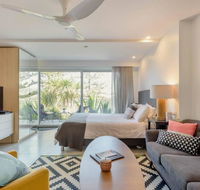 Scandi Beach apartment - Schoolies Week Accommodation