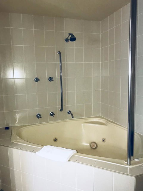 Charlesworth Bay Beach Resort - Schoolies Week Accommodation 38