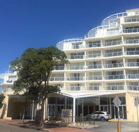 Ettalong Beach Premium Waterview Apartments - Schoolies Week Accommodation