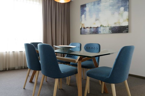 Rydges Parramatta - Schoolies Week Accommodation 9