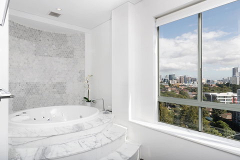 Rydges Parramatta - Schoolies Week Accommodation 8