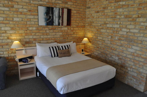 Mollymook Surfbeach Motel & Apartments - Schoolies Week Accommodation 4