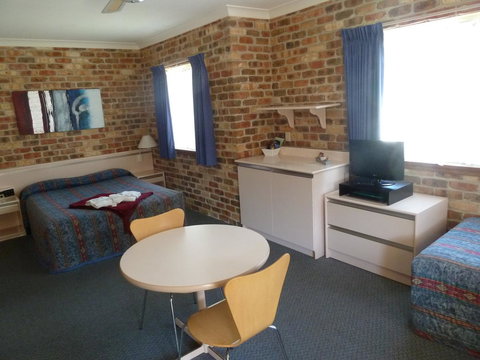 Mollymook Surfbeach Motel & Apartments - Schoolies Week Accommodation 24