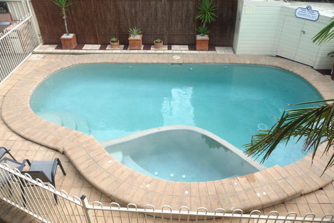 Mollymook Surfbeach Motel & Apartments - Schoolies Week Accommodation 9