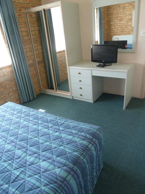 Mollymook Surfbeach Motel & Apartments - Schoolies Week Accommodation 37