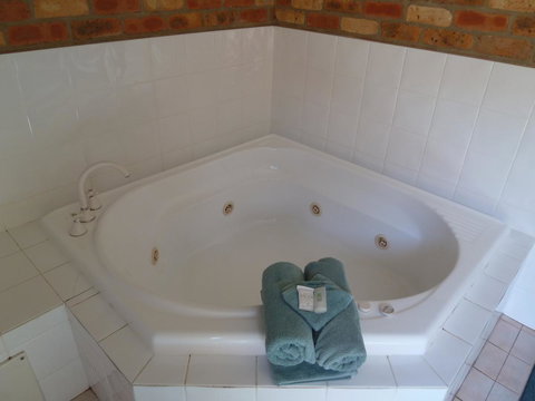 Mollymook Surfbeach Motel & Apartments - Schoolies Week Accommodation 30