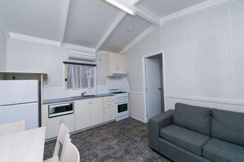Crestview Tourist Park - Schoolies Week Accommodation 13