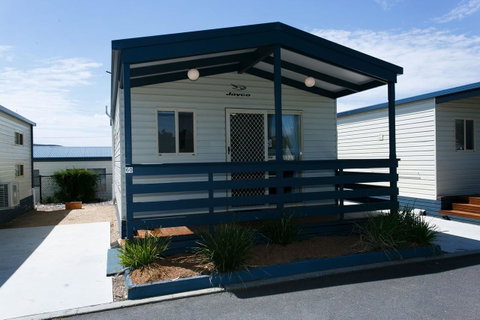 Crestview Tourist Park - Schoolies Week Accommodation 5