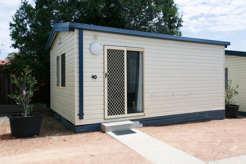 Crestview Tourist Park - Schoolies Week Accommodation 12