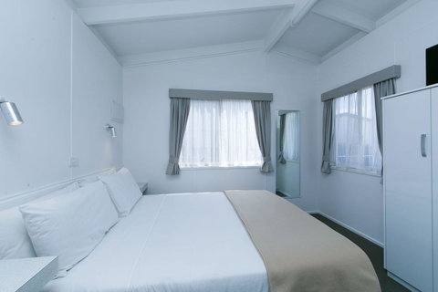 Crestview Tourist Park - Schoolies Week Accommodation 19
