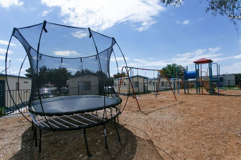 Crestview Tourist Park - Schoolies Week Accommodation 4