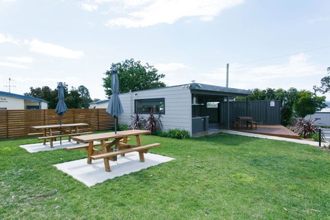 Crestview Tourist Park - Schoolies Week Accommodation 9