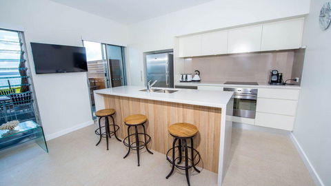 SUNSET@CORLETTE - Schoolies Week Accommodation 6