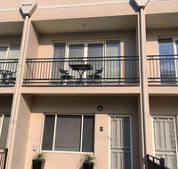 Travers Street Apartment - Schoolies Week Accommodation