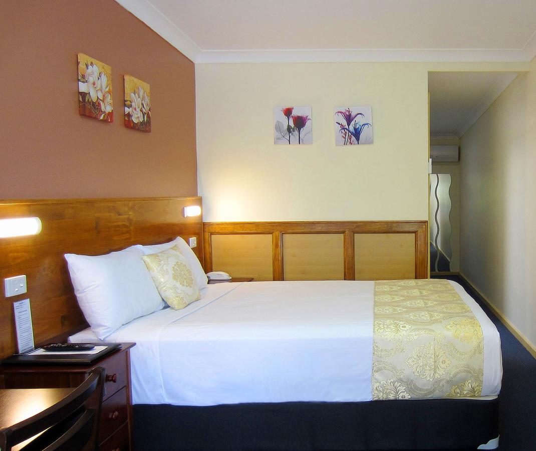 Oxley Island NSW Schoolies Week Accommodation