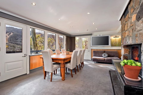 Pure Chalet Thredbo - Schoolies Week Accommodation 16