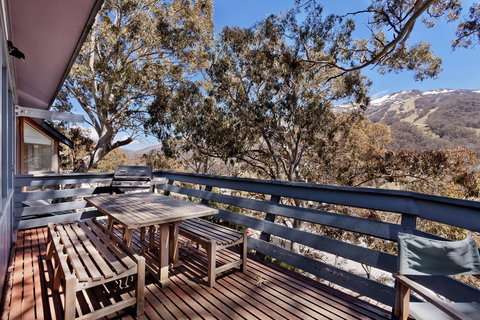 Pure Chalet Thredbo - Schoolies Week Accommodation 37