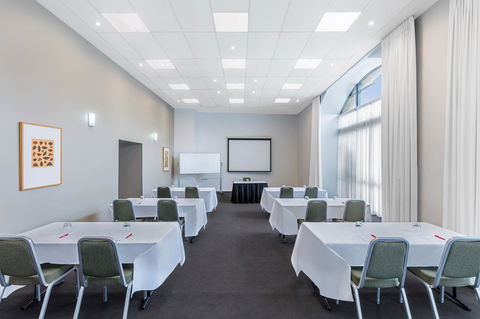 Adina Apartment Hotel Sydney Central - Schoolies Week Accommodation 10