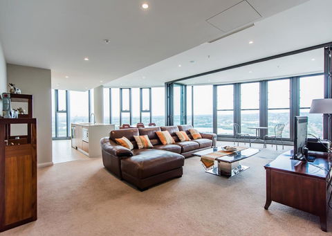 180Â° Water View Three Bedroom (wooden Furniture) - Schoolies Week Accommodation 0
