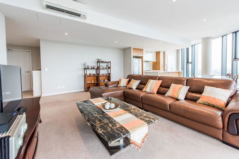 180Â° Water View Three Bedroom (wooden Furniture) - Schoolies Week Accommodation 15