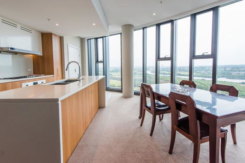 180Â° Water View Three Bedroom (wooden Furniture) - Schoolies Week Accommodation 10