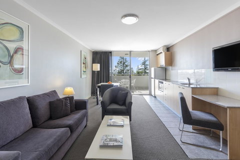Nesuto The Entrance - Schoolies Week Accommodation 21