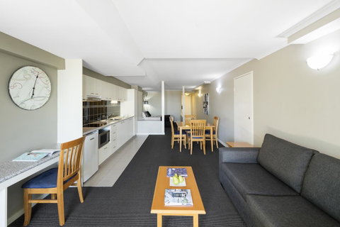 Nesuto The Entrance - Schoolies Week Accommodation 15