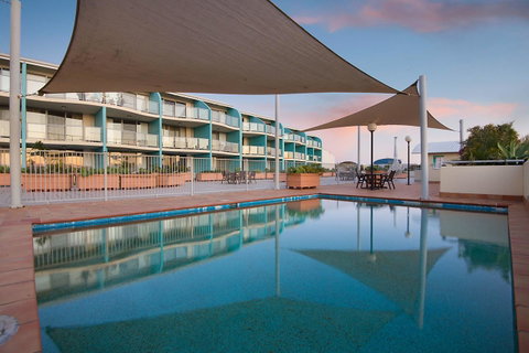 Nesuto The Entrance - Schoolies Week Accommodation 1