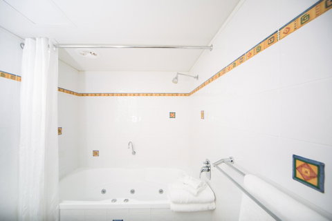 Corrigans Cove - Schoolies Week Accommodation 9