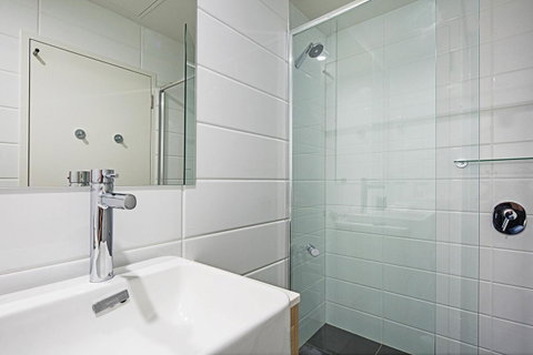 Mantra MacArthur Hotel - Schoolies Week Accommodation 19