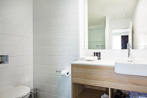 Mantra MacArthur Hotel - Schoolies Week Accommodation 17