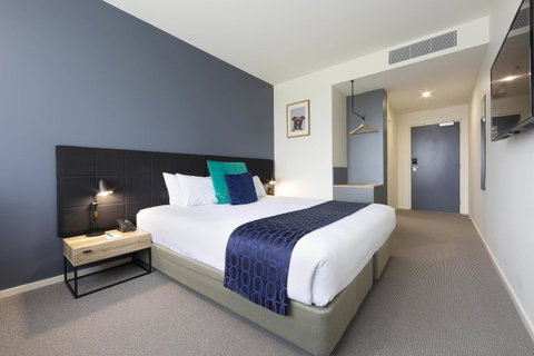 Mantra MacArthur Hotel - Schoolies Week Accommodation 0