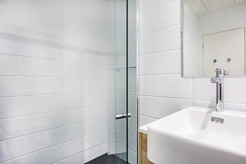 Mantra MacArthur Hotel - Schoolies Week Accommodation 24