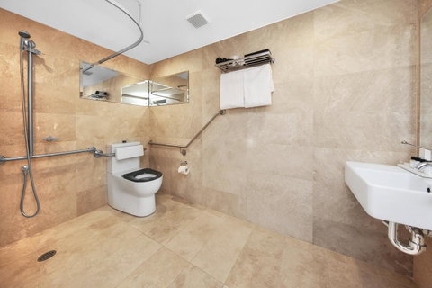Canberra Rex Hotel - Schoolies Week Accommodation 42