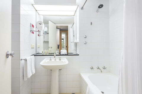 Crowne Plaza Canberra, An IHG Hotel - Schoolies Week Accommodation 26