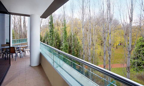 Crowne Plaza Canberra, An IHG Hotel - Schoolies Week Accommodation 12