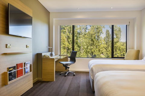 Crowne Plaza Canberra, An IHG Hotel - Schoolies Week Accommodation 22