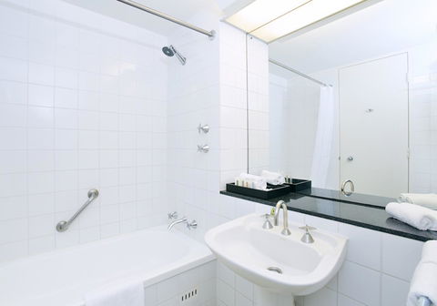Crowne Plaza Canberra, An IHG Hotel - Schoolies Week Accommodation 25