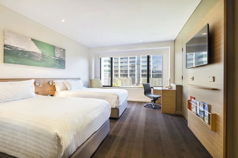 Crowne Plaza Canberra, An IHG Hotel - Schoolies Week Accommodation 31