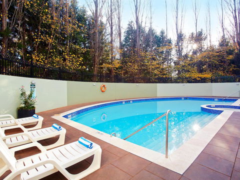 Crowne Plaza Canberra, An IHG Hotel - Schoolies Week Accommodation 7