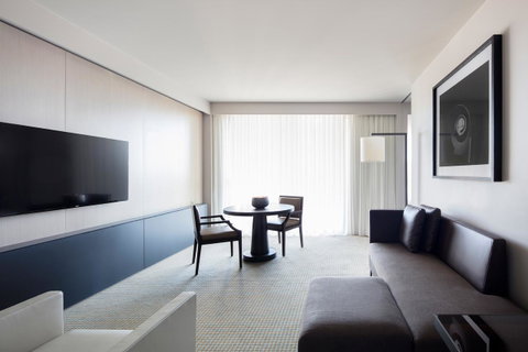 Hotel Realm - Schoolies Week Accommodation 10
