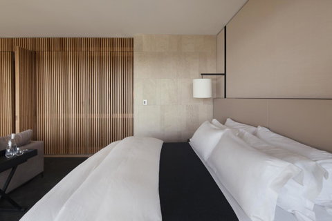Hotel Realm - Schoolies Week Accommodation 18