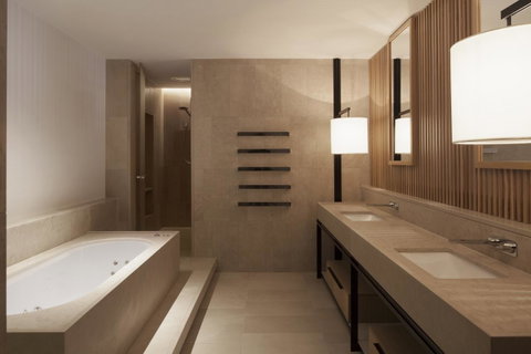 Hotel Realm - Schoolies Week Accommodation 19